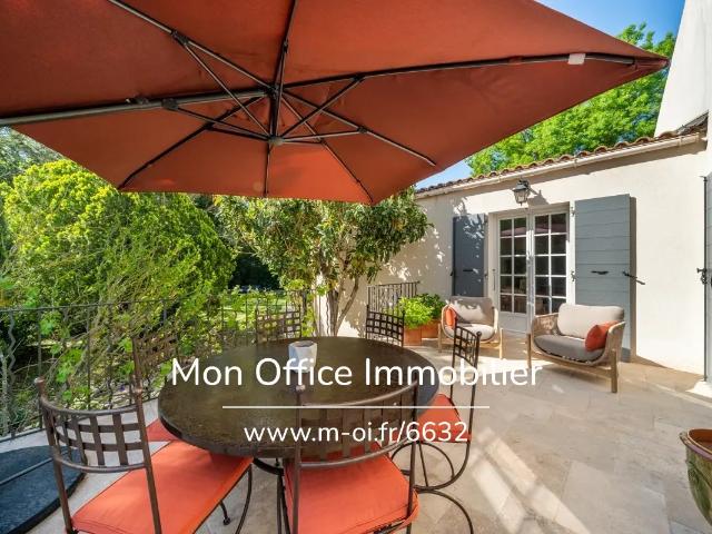 Maison 7 pièces 241 m²