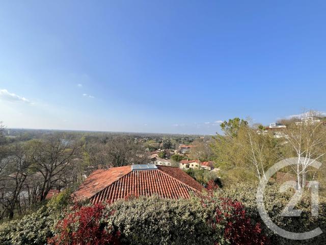 Maison 7 pièces 241 m²