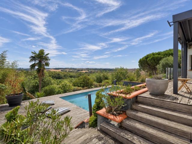 Maison 7 pièces 241 m²