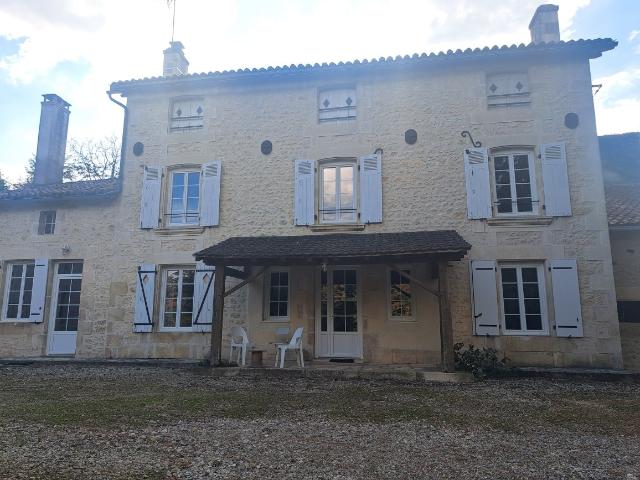 Maison 7 pièces 241 m²
