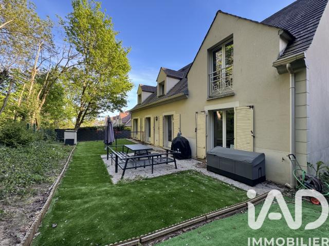 Maison 7 pièces 241 m²