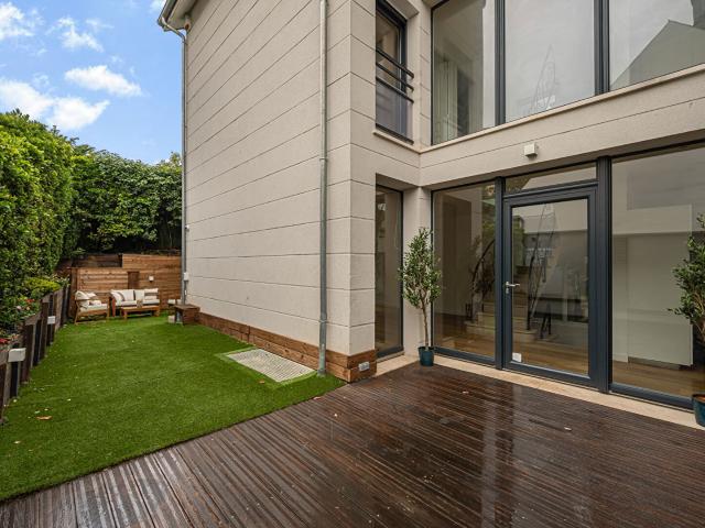 Maison 7 pièces 241 m²