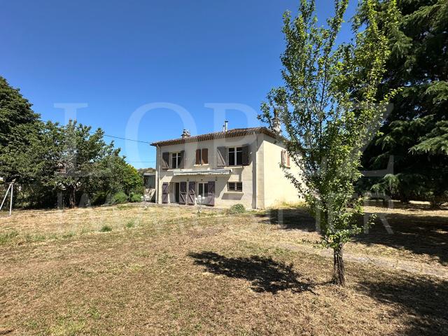 Maison 7 pièces 241 m²