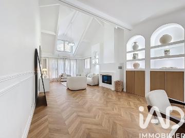 Maison 7 pièces 241 m²