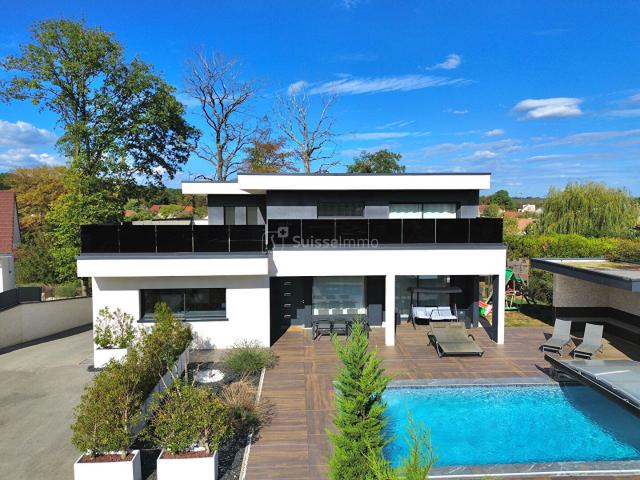 Maison 7 pièces 242 m²