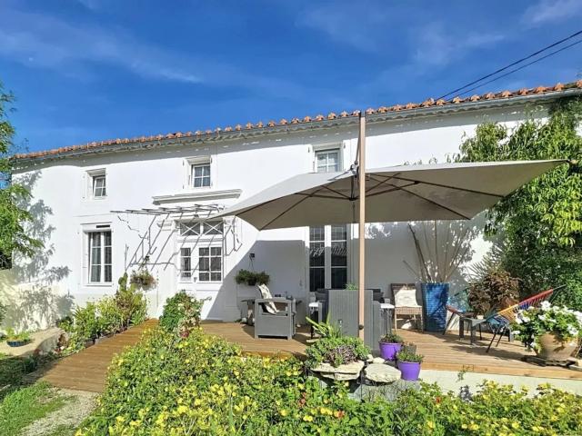 Maison 7 pièces 242 m²
