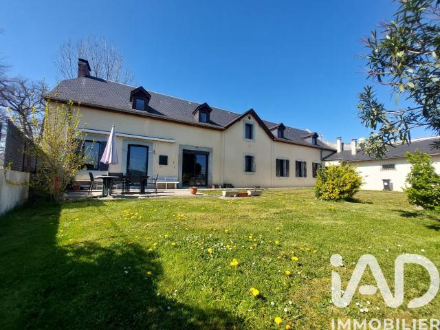 Maison 7 pièces 242 m²