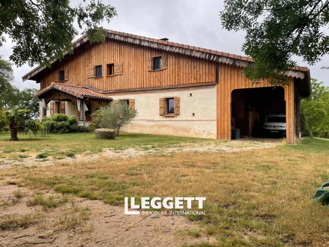 Maison 7 pièces 242 m²