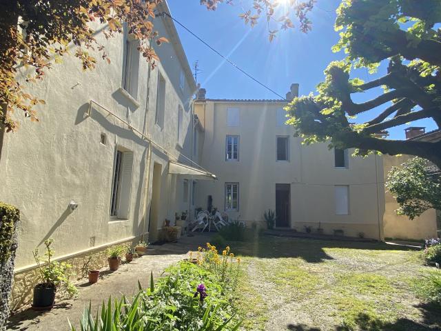 Maison 7 pièces 242 m²