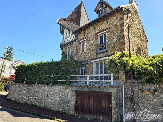 Maison 7 pièces 243 m²