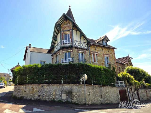 Maison 7 pièces 243 m²