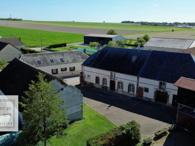 Maison 7 pièces 243 m²