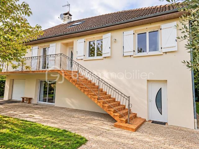 Maison 7 pièces 243 m²