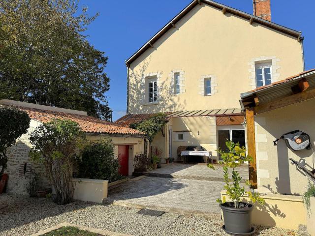 Maison 7 pièces 243 m²