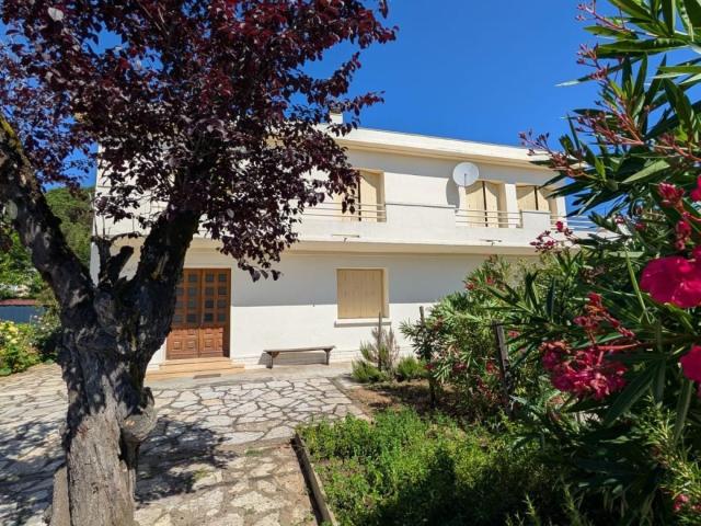 Maison 7 pièces 243 m²