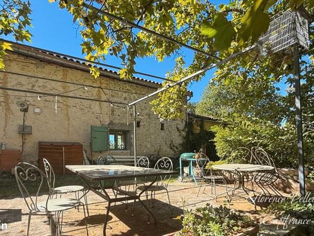 Maison 7 pièces 243 m²