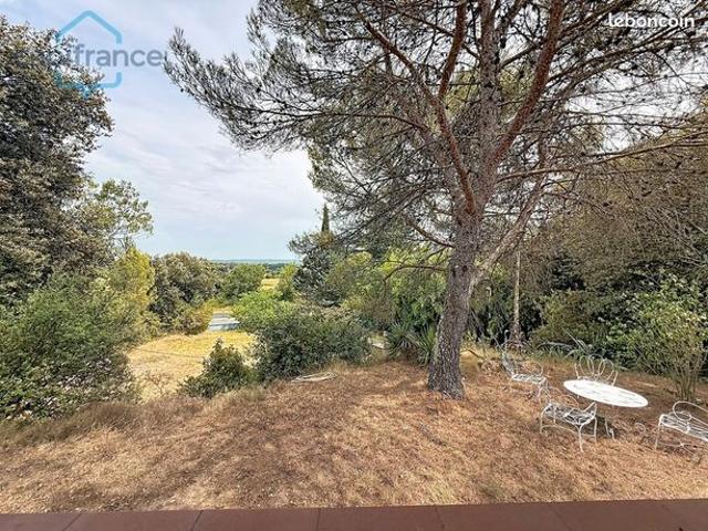 Maison 7 pièces 243 m²