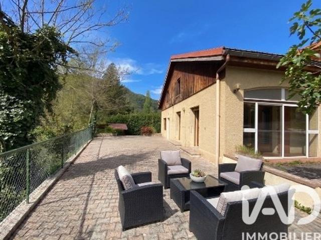 Maison 7 pièces 254 m²