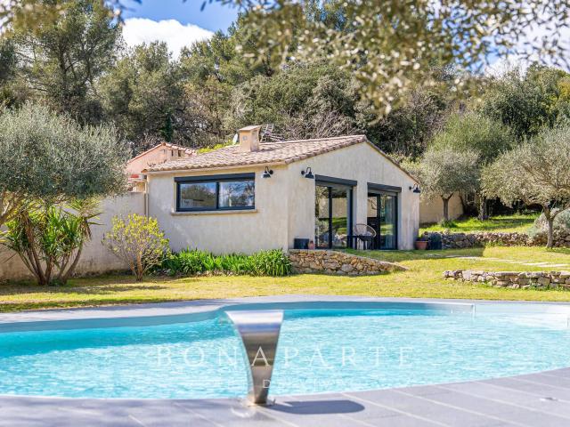 Maison 7 pièces 254 m²