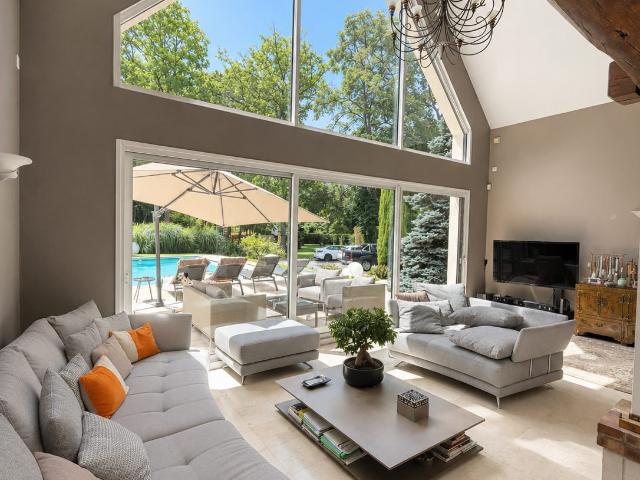 Maison 7 pièces 255 m²