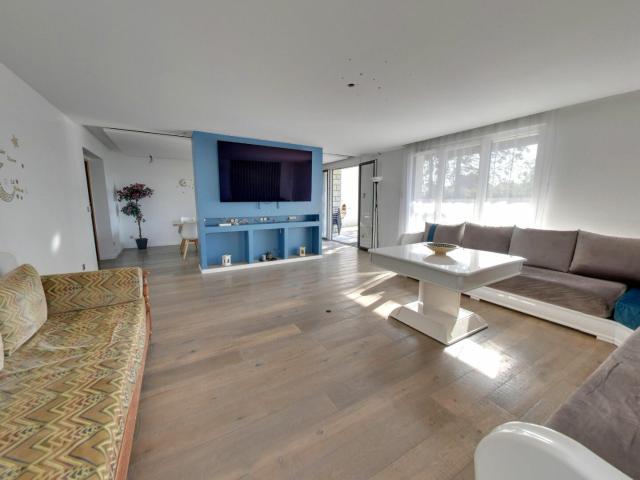 Maison 7 pièces 255 m²