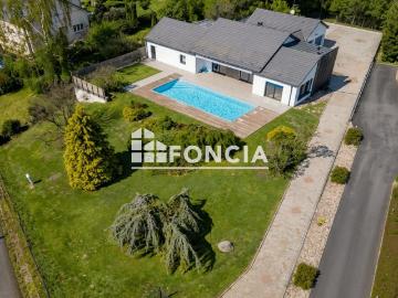 Maison 7 pièces 255 m²