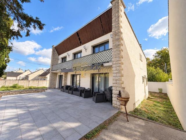 Maison 7 pièces 255 m²