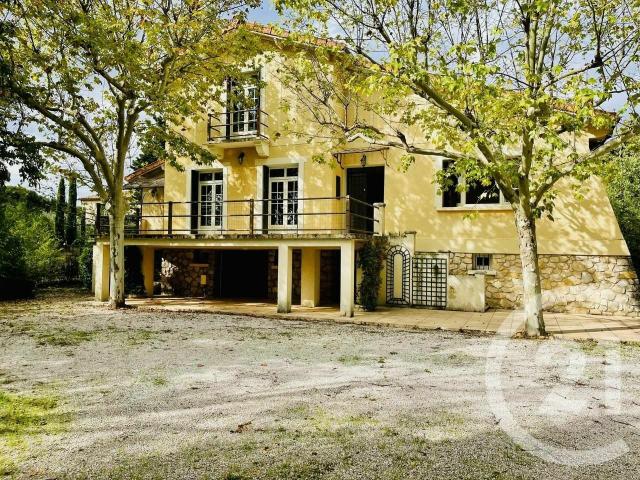 Maison 7 pièces 256 m²