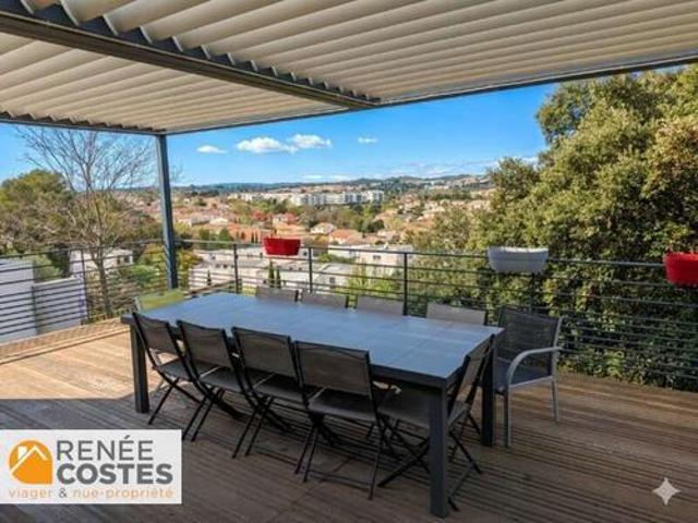 Maison 7 pièces 256 m²