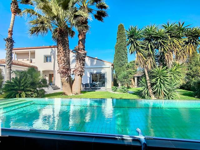 Maison 7 pièces 257 m²
