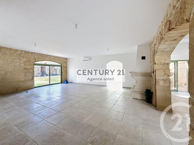 Maison 7 pièces 257 m²