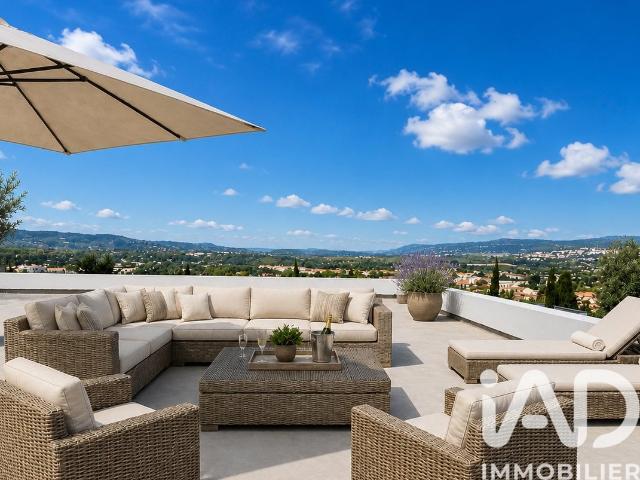 Maison 7 pièces 257 m²
