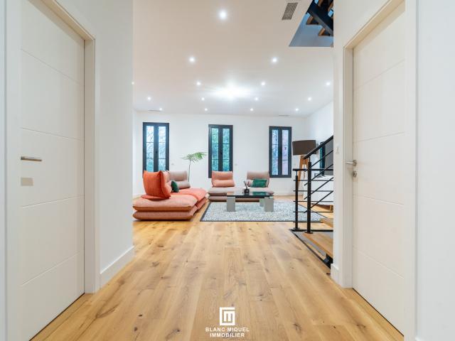 Maison 7 pièces 258 m²