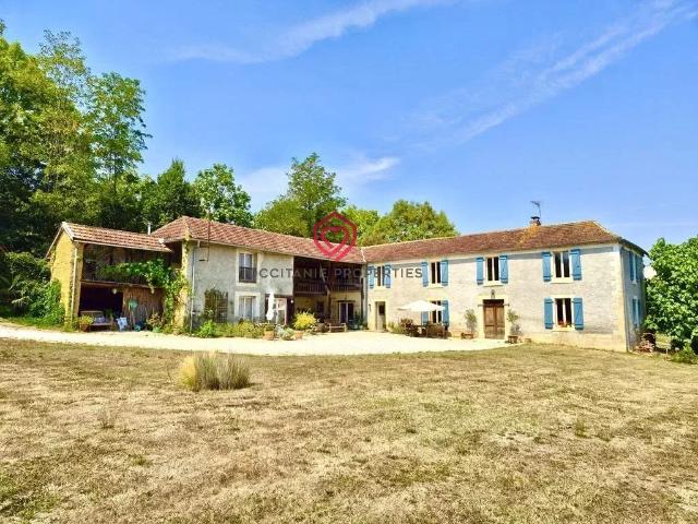 Maison 7 pièces 258 m²