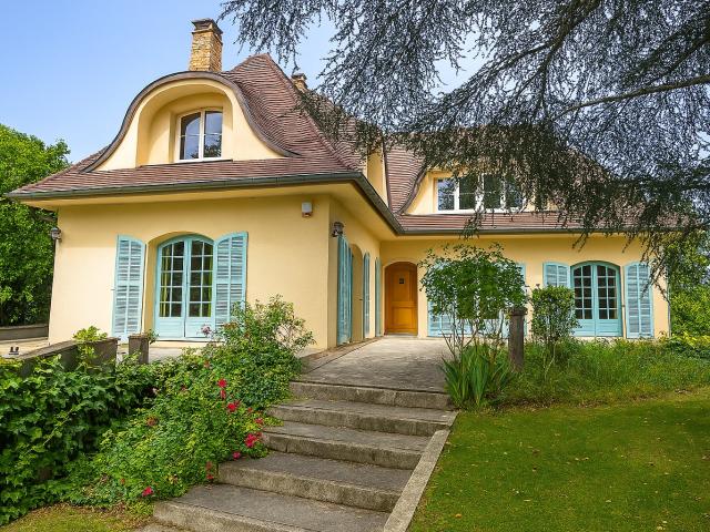 Maison 7 pièces 258 m²