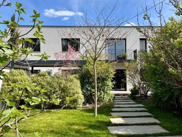 Maison 7 pièces 259 m²