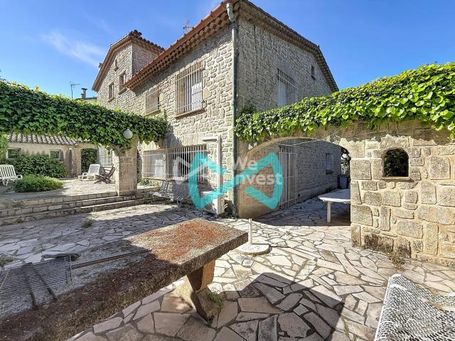 Maison 7 pièces 259 m²
