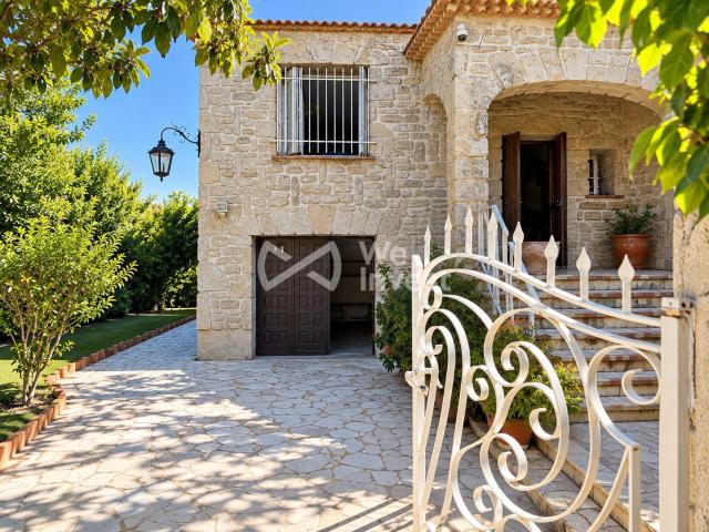 Maison 7 pièces 259 m²