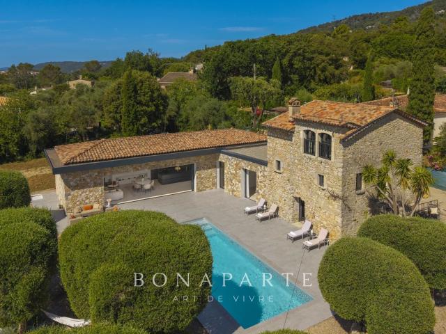 Maison 7 pièces 250 m²