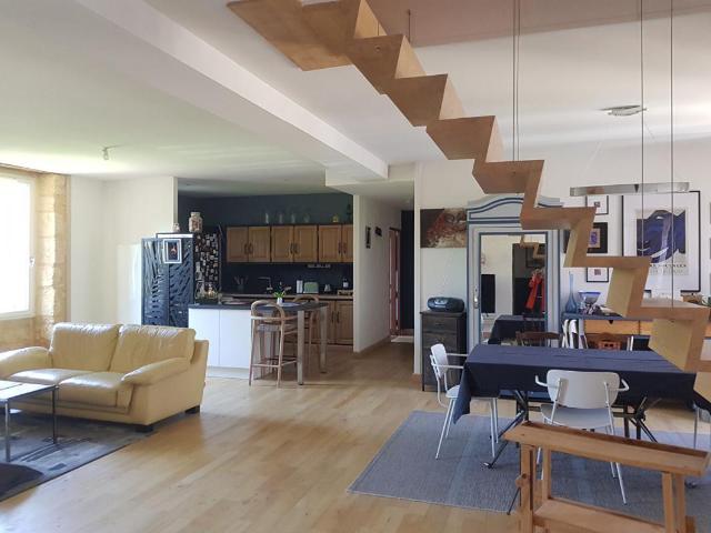 Maison 7 pièces 250 m²