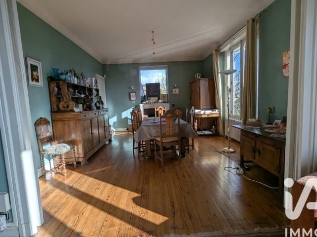 Maison 7 pièces 250 m²