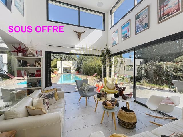 Maison 7 pièces 250 m²