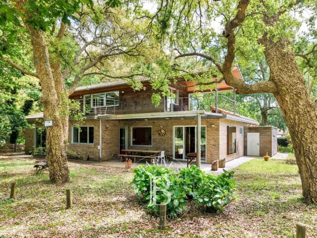 Maison 7 pièces 250 m²