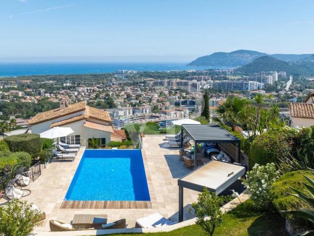Maison 7 pièces 250 m²