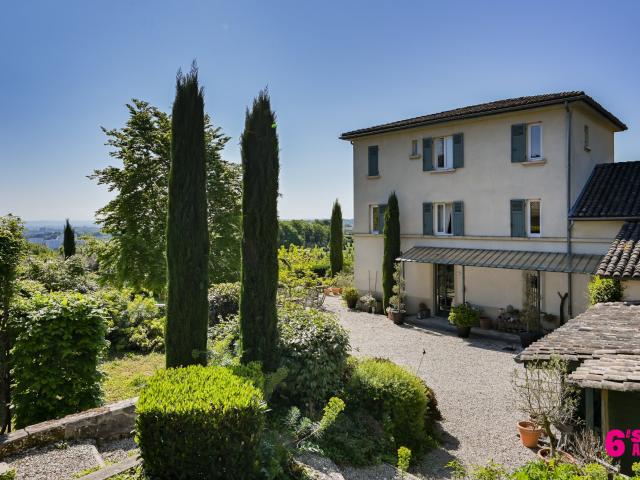 Maison 7 pièces 250 m²