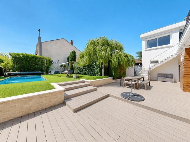 Maison 7 pièces 250 m²