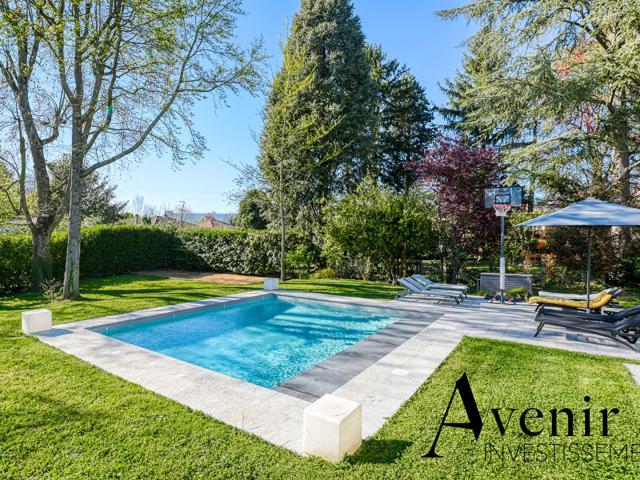 Maison 7 pièces 250 m²