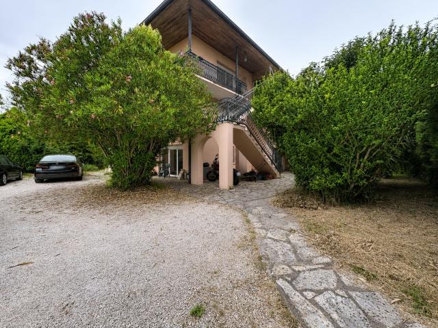 Maison 7 pièces 250 m²