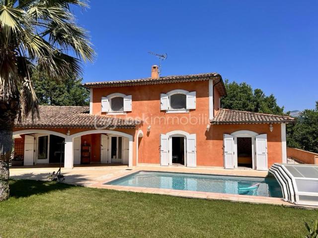 Maison 7 pièces 250 m²