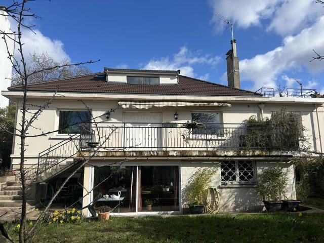 Maison 7 pièces 250 m²